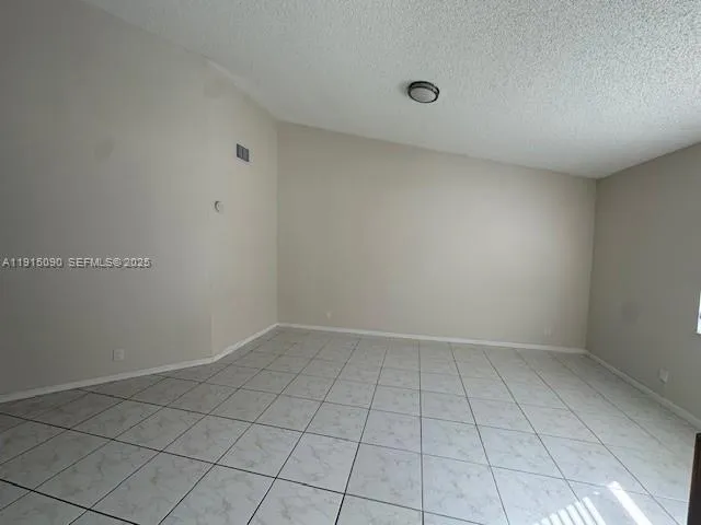 $2,500 | 9336 Ketay Circle, Boca Raton, FL 33428