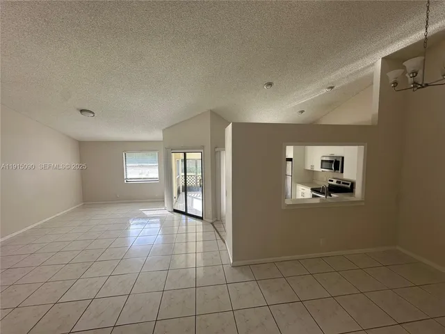 $2,500 | 9336 Ketay Circle, Boca Raton, FL 33428