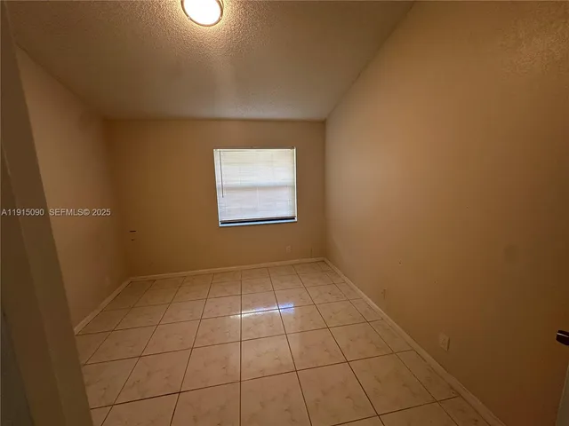 $2,500 | 9336 Ketay Circle, Boca Raton, FL 33428