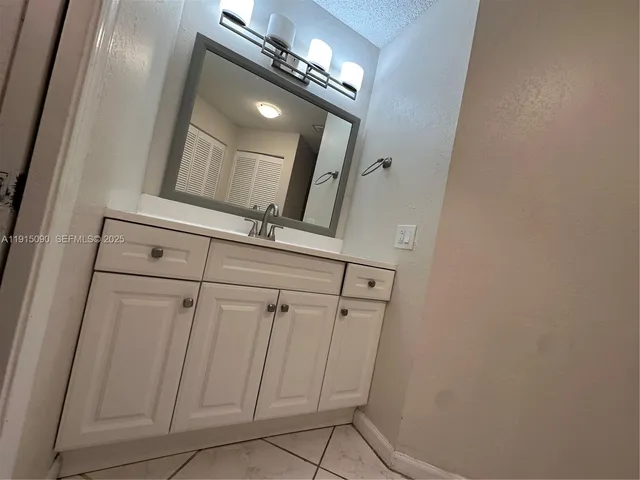 $2,500 | 9336 Ketay Circle, Boca Raton, FL 33428