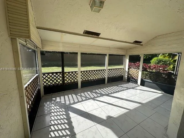 $2,500 | 9336 Ketay Circle, Boca Raton, FL 33428