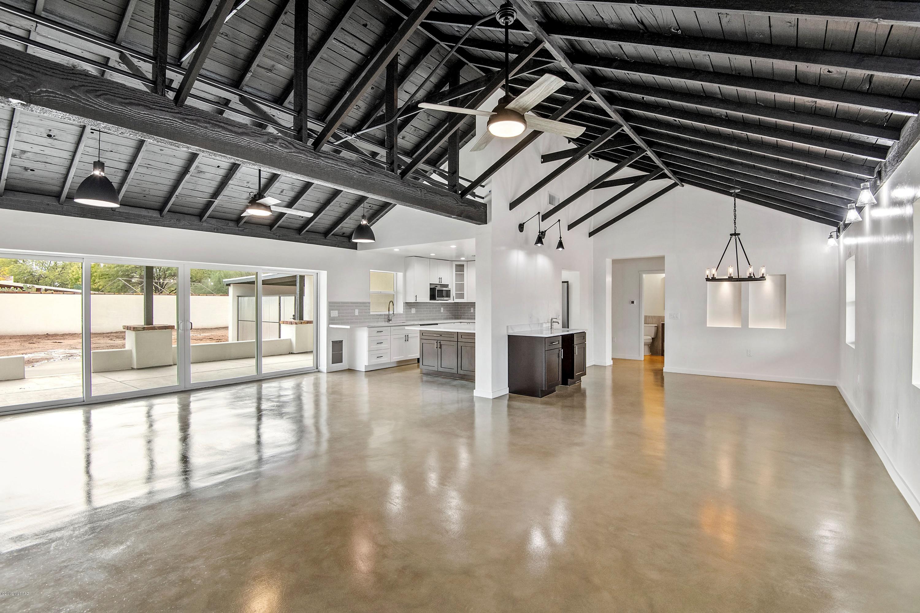 2004 East Kleindale Road Tucson, AZ 85719 - Photo 8 of 28 Gallery Image 8