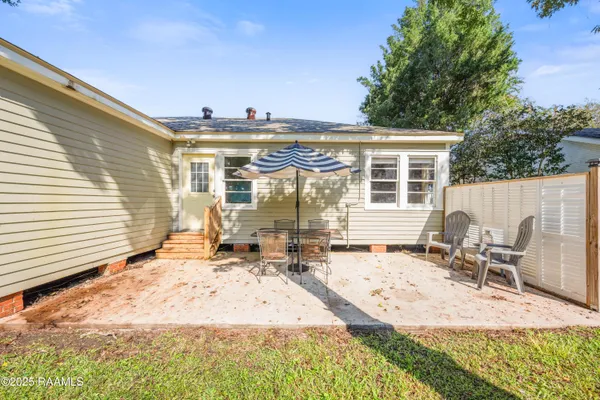 $1,695 | 107 Acadian Drive, Lafayette, LA 70503