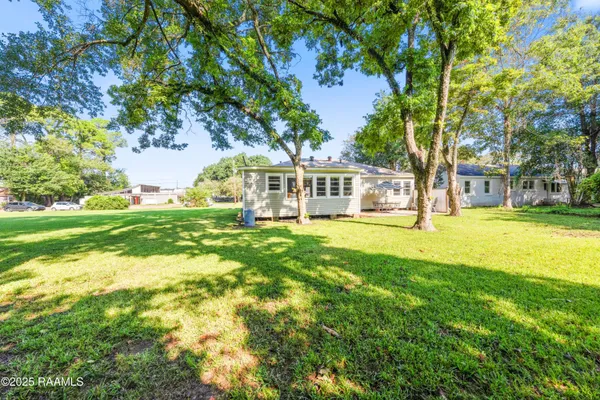 $1,695 | 107 Acadian Drive, Lafayette, LA 70503