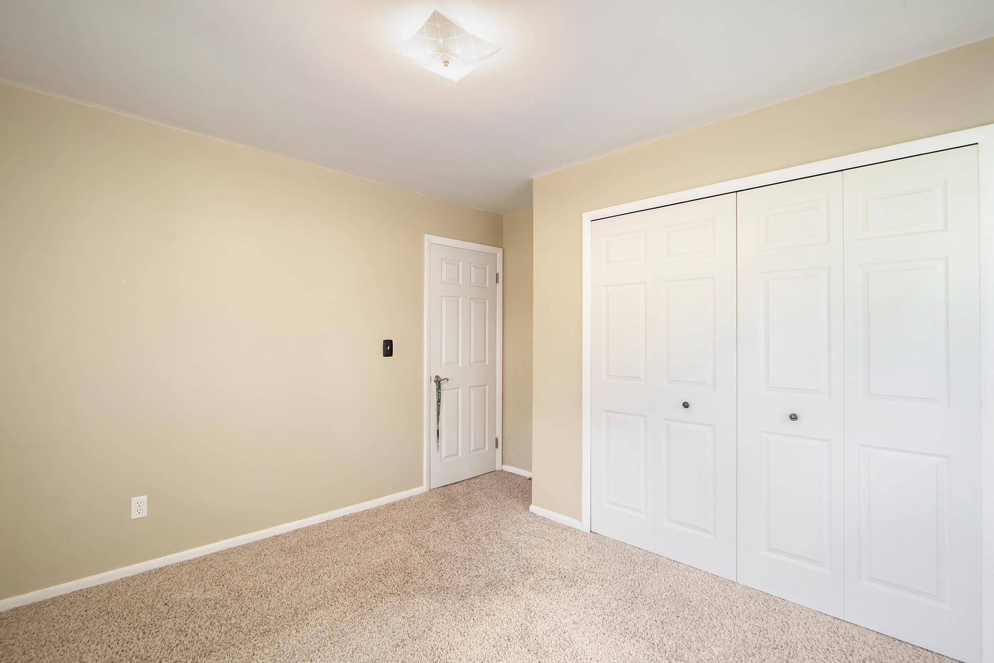 11319 Old Bridge Road Grand Blanc, MI 48439 - Photo 17 of 32 50109326-16.JPG