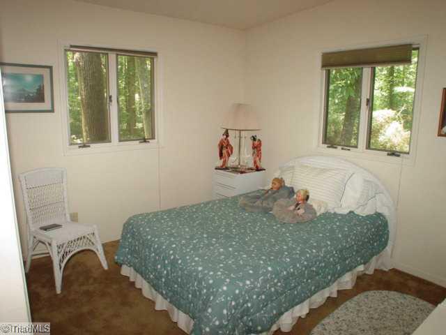 143 Spring Garden Circle High Point, NC 27260 - Photo 5 of 9 2nd Bedroom.