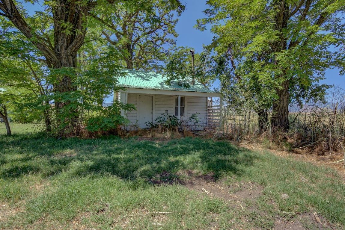 3315 Montague Road Montague, CA 96064 - Photo 12 of 32 Gallery Image 12