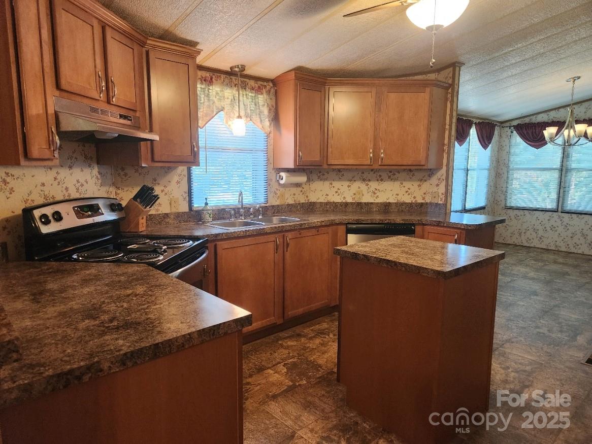 2461 Ridgecrest Drive Stanley, NC 28164 - Photo 5 of 33 Gallery Image 5