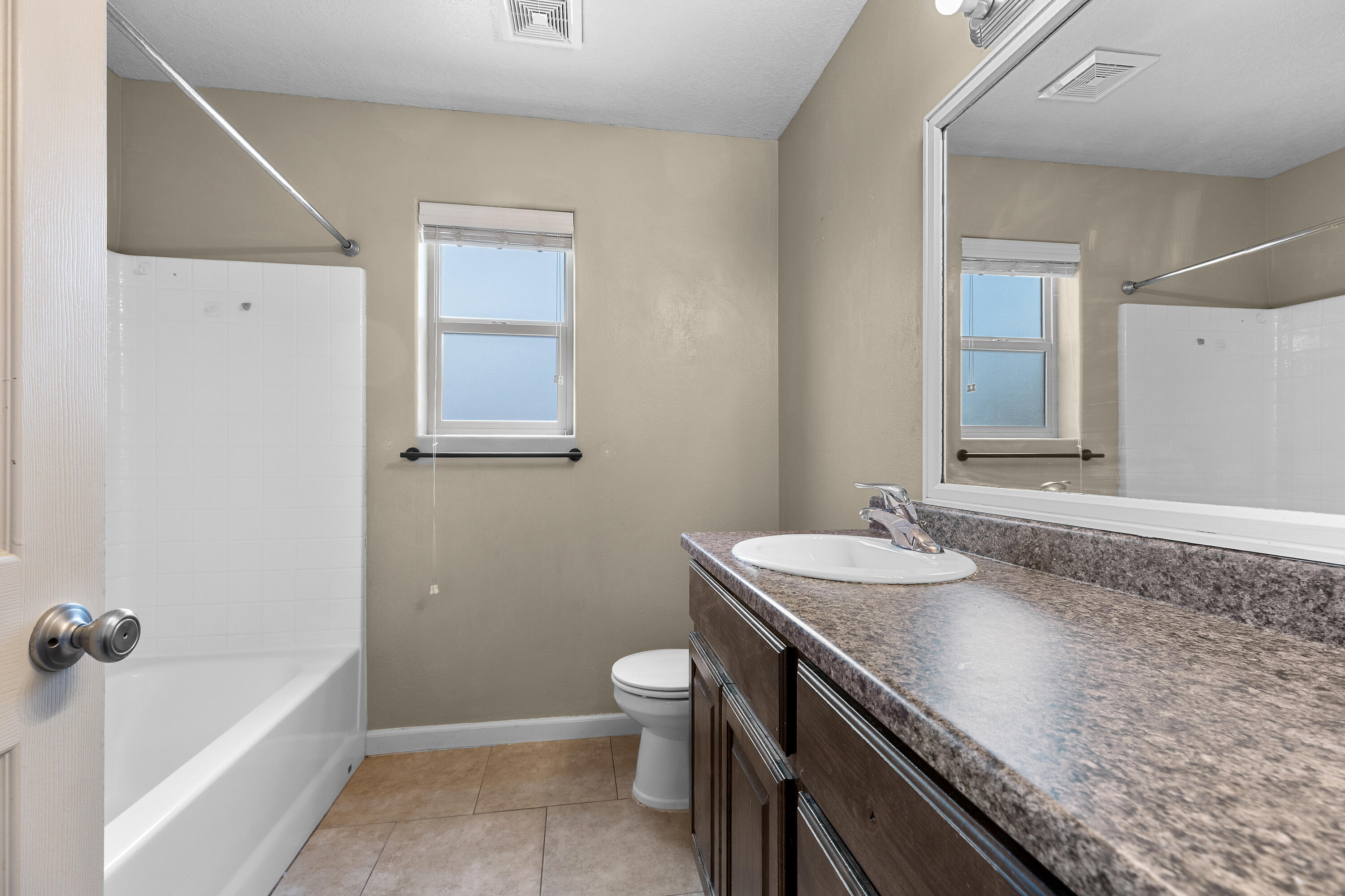 225 Falcon Court Ivins, UT 84738 - Photo 12 of 47 012. Primary Bathroom - Main Level