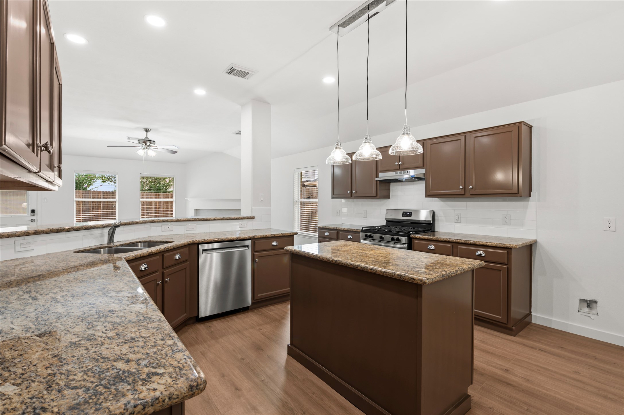 129 Rustic Colony Lane Dickinson, TX 77539 - Photo 7 of 33 Gorgeous updated kitchen