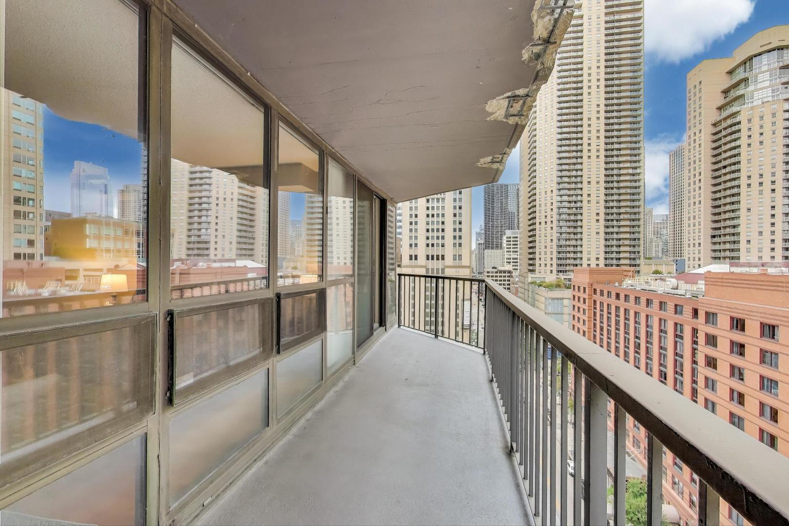 10 East Ontario Street, Unit 1205 Chicago, IL 60611 - Photo 18 of 30 a view of a balcony