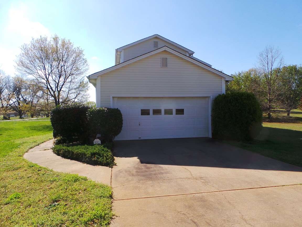1633 West Rutledge Avenue Gaffney, SC 29341 - Photo 16 of 19