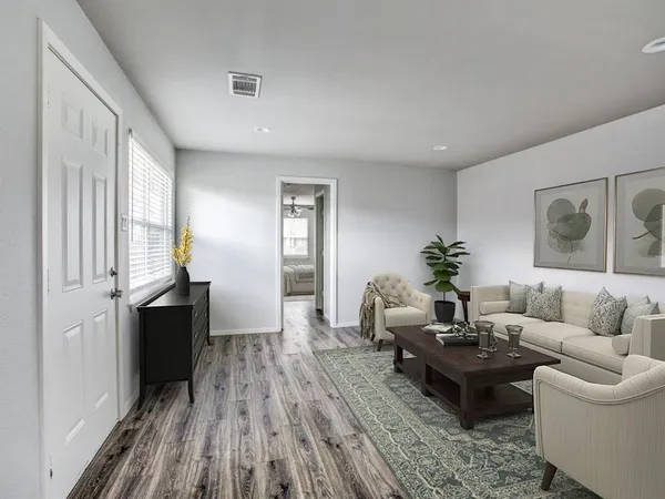 $2,195 | 2204 West Rosedale Street South, Fort Worth, TX 76110