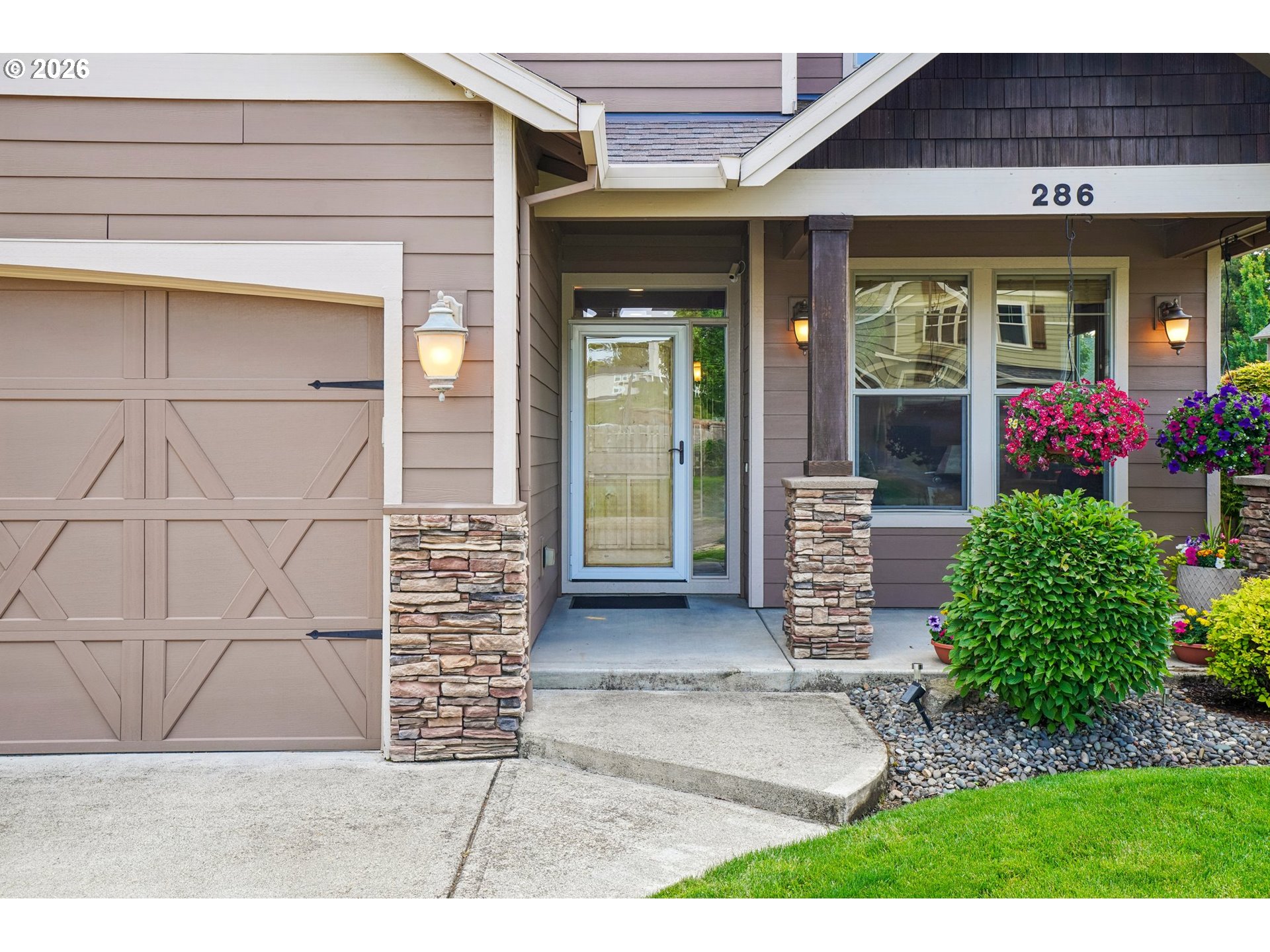286 Southeast Condor Drive Gresham, OR 97080 - Photo 4 of 48