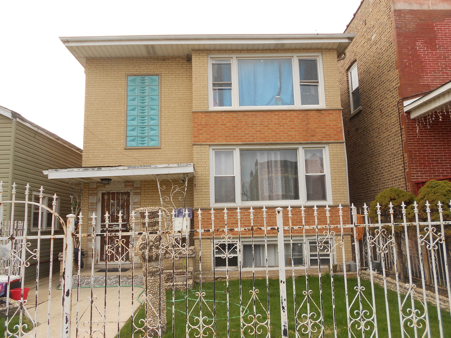 5220 South Troy Street Chicago, IL 60632 - Photo 1 of 5 a view of front a house