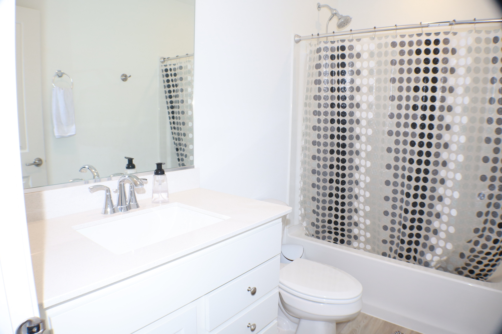 2103 Neubauer Circle Lindenhurst, IL 60046 - Photo 25 of 33