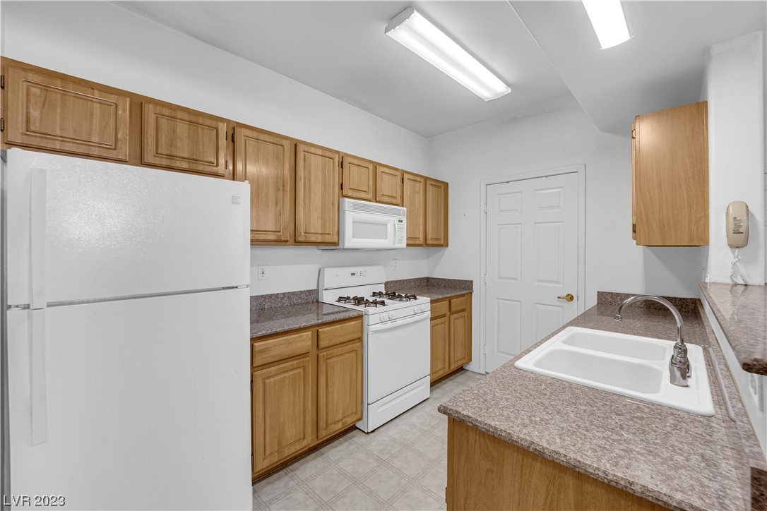 8555 West Russell Road, Unit 1107 Las Vegas, NV 89113 - Photo 9 of 28