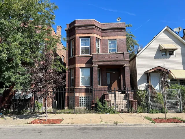 $215,000 | 1210 West 51st Street, Chicago, IL 60609