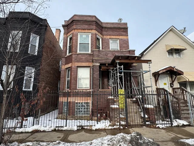 $195,000 | 1210 West 51st Street, Chicago, IL 60609