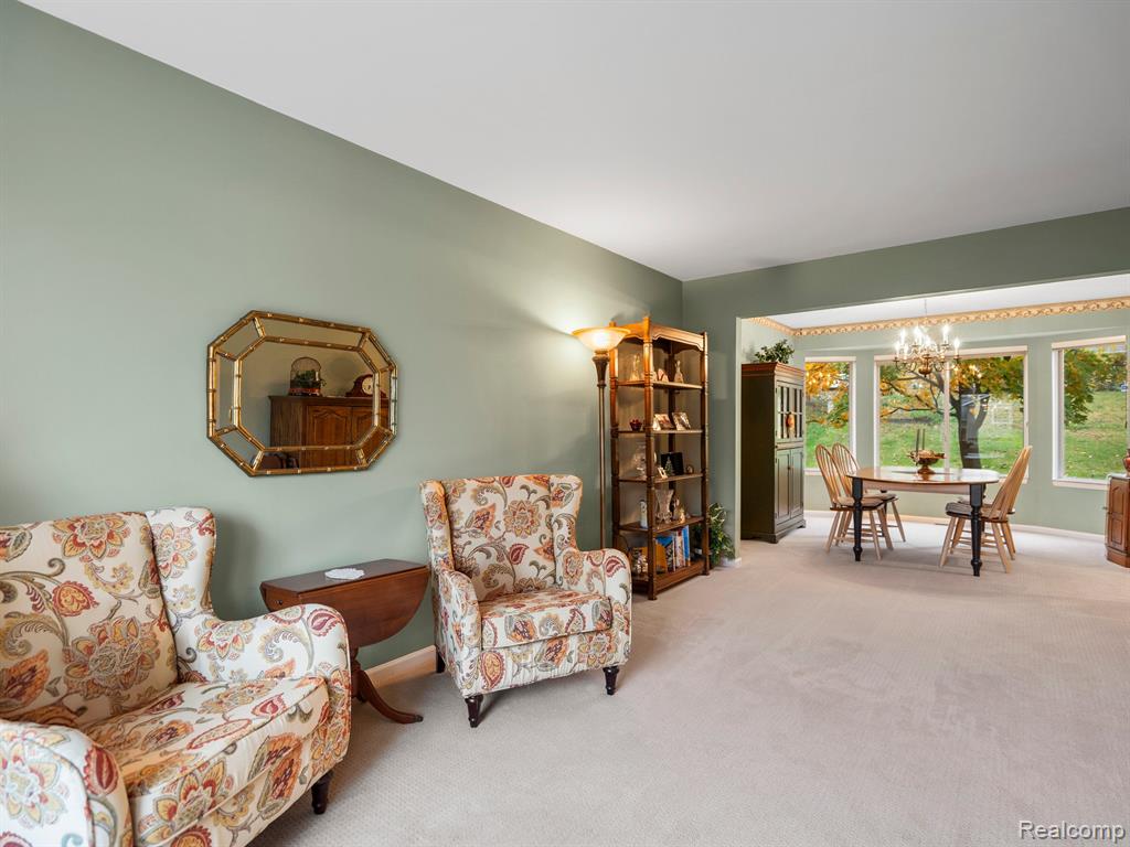 960 Dahlia Lane Rochester Hills, MI 48307 - Photo 12 of 35