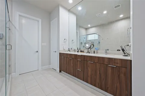$525,000 | 5702 Pampero Lane, Houston, TX 77092
