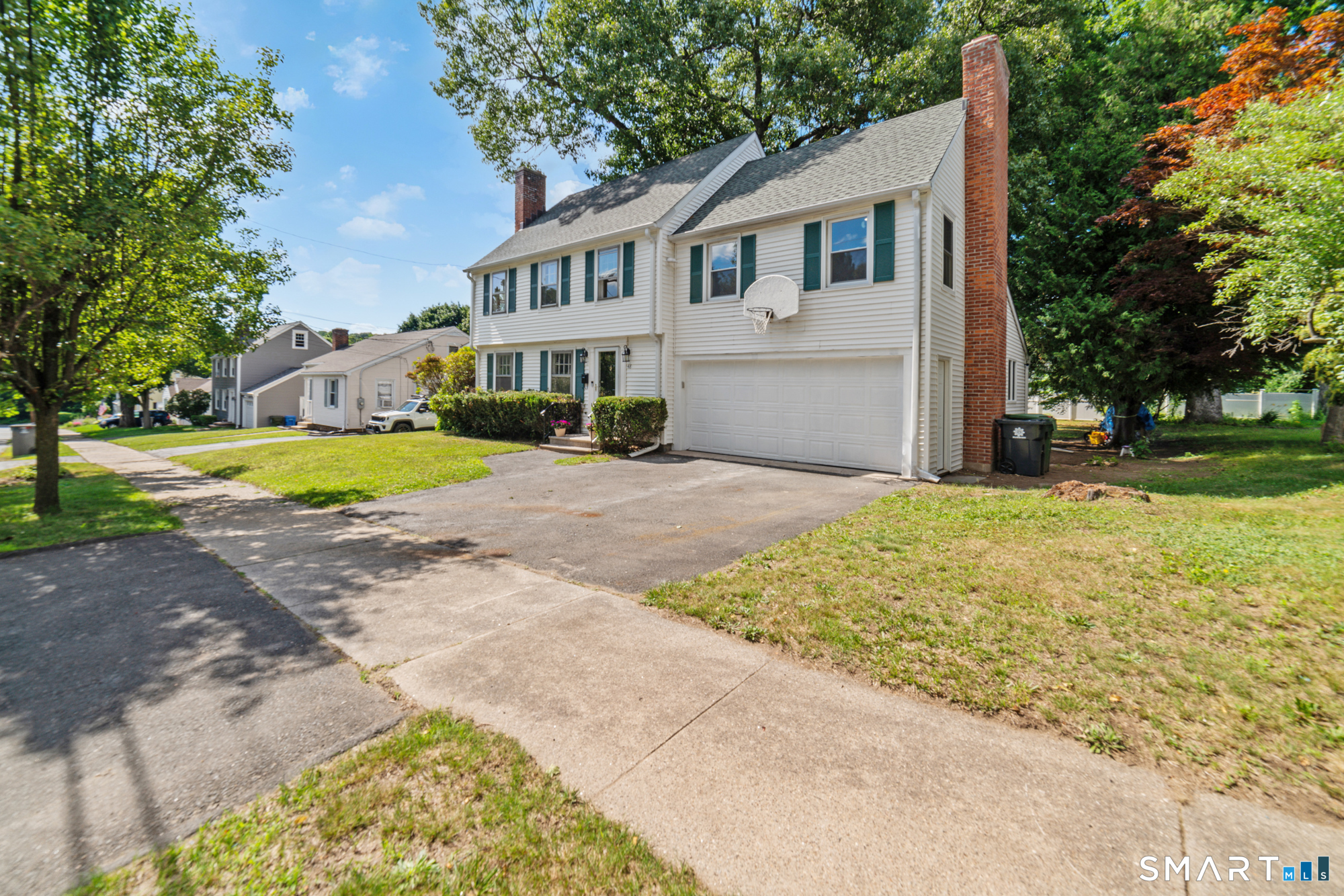 48 Lardner Road Bristol, CT 06010 - Photo 2 of 40