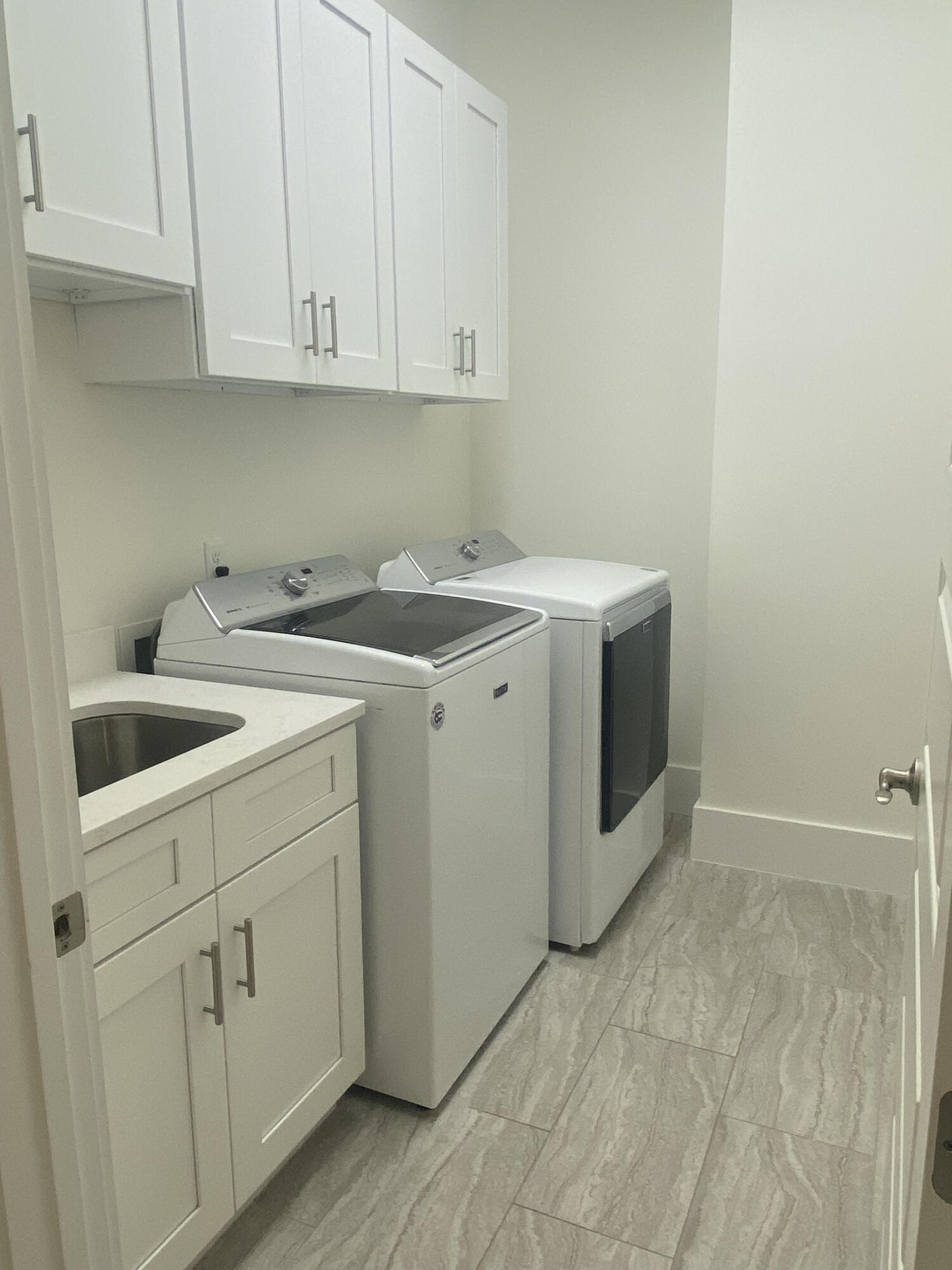45 Azure Place Destin, FL 32550 - Photo 17 of 18 laundry