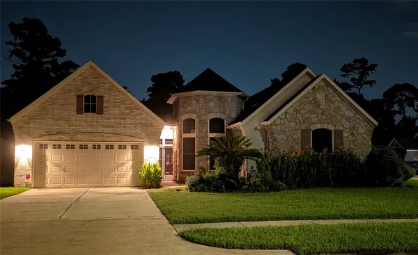 $2,700 | 10114 Crescent Bluff Lane, Houston, TX 77070