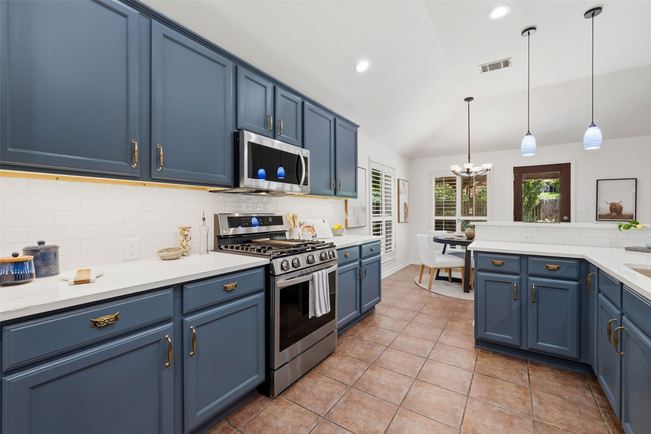 6706 Debcoe Drive Austin, TX 78749 - Photo 10 of 40