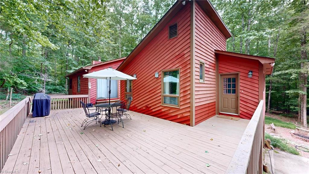 689 Barker Road Winston-Salem, NC 27107 - Photo 2 of 41