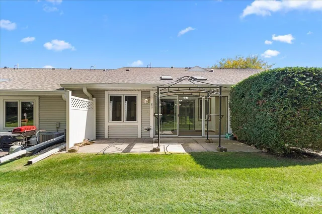 $250,000 | 217 Hartford Square, Hartford, WI 53027