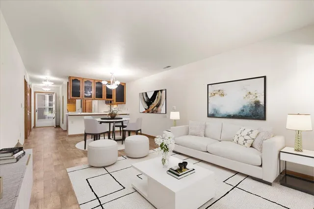 $250,000 | 217 Hartford Square, Hartford, WI 53027