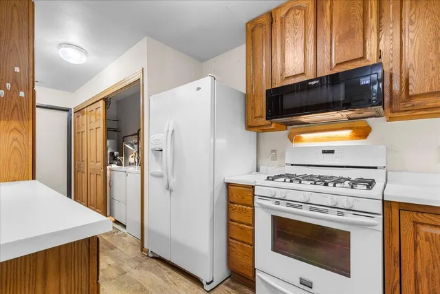 $250,000 | 217 Hartford Square, Hartford, WI 53027