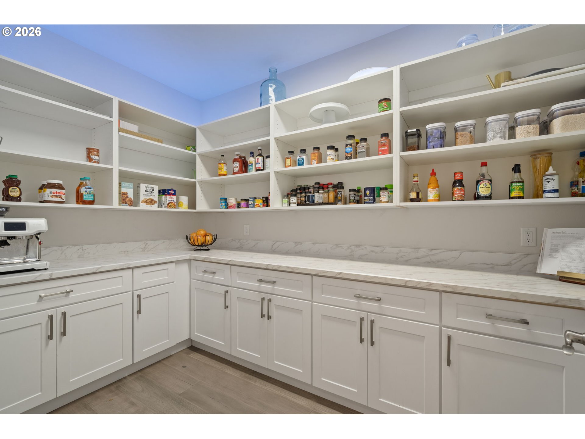 4024 South Winery Way Ridgefield, WA 98642 - Photo 23 of 48 a kitchen with cabinets and window