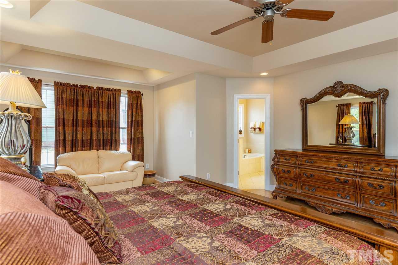 1040 Newburgh Circle Raleigh, NC 27603 - Photo 17 of 30 Gallery Image 17