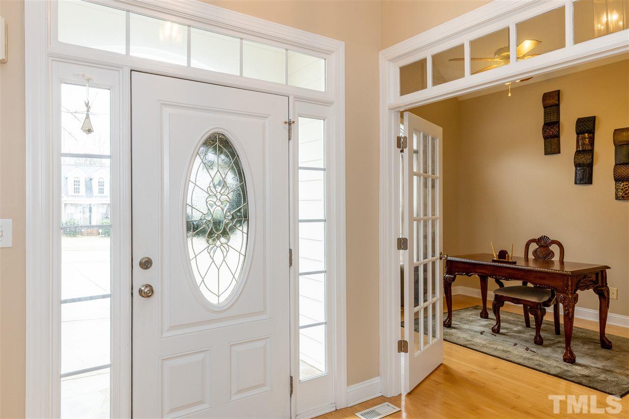 1040 Newburgh Circle Raleigh, NC 27603 - Photo 4 of 30 Gallery Image 4