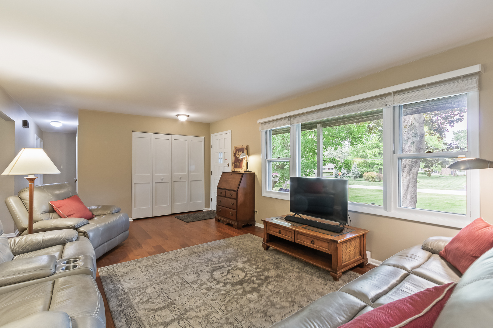25285 West Ivanhoe Road Wauconda, IL 60084 - Photo 5 of 42 Gallery Image 5