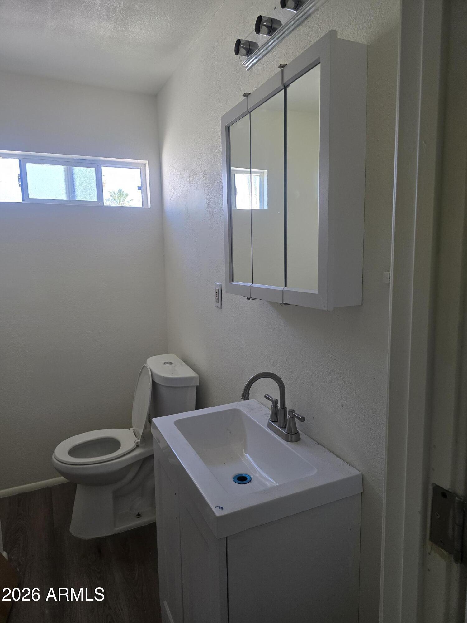 746 West Coolidge Street Phoenix, AZ 85013 - Photo 8 of 29 Bathroom