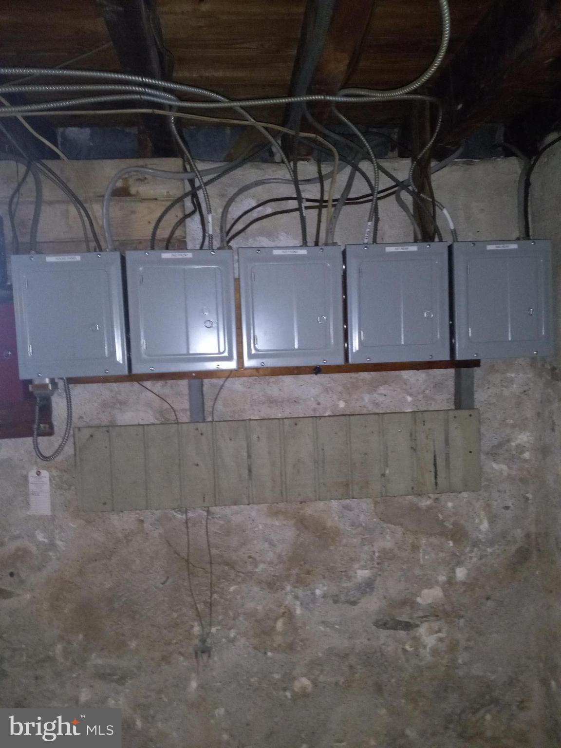 7240 Dungan Road Philadelphia, PA 19111 - Photo 5 of 15