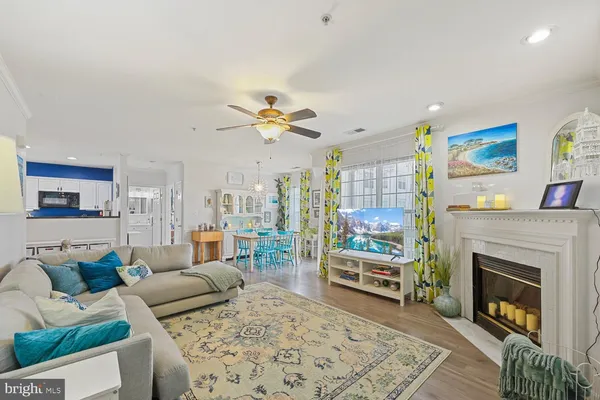 $445,000 | 25320 Lake Mist Square, Unit 201, Chantilly, VA 20152