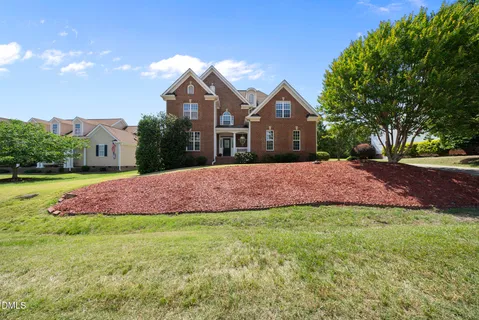 $650,000 | 2912 Oak Bridge Drive, Raleigh, NC 27610