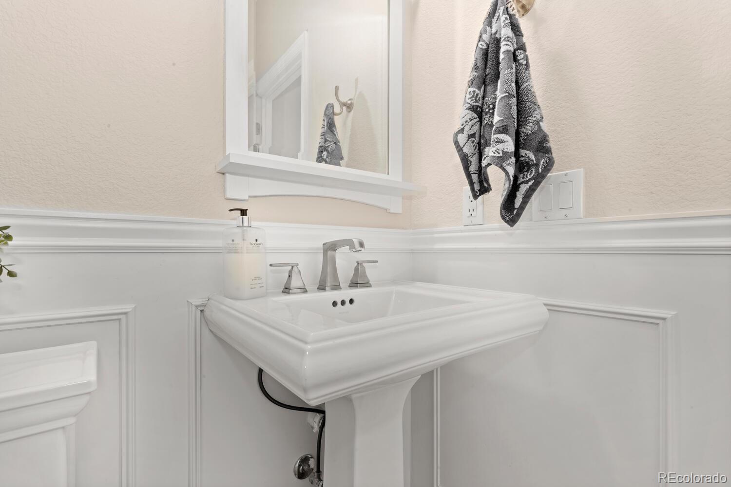 2700 Stonecrest Point Highlands Ranch, CO 80129 - Photo 18 of 40 Gallery Image 18