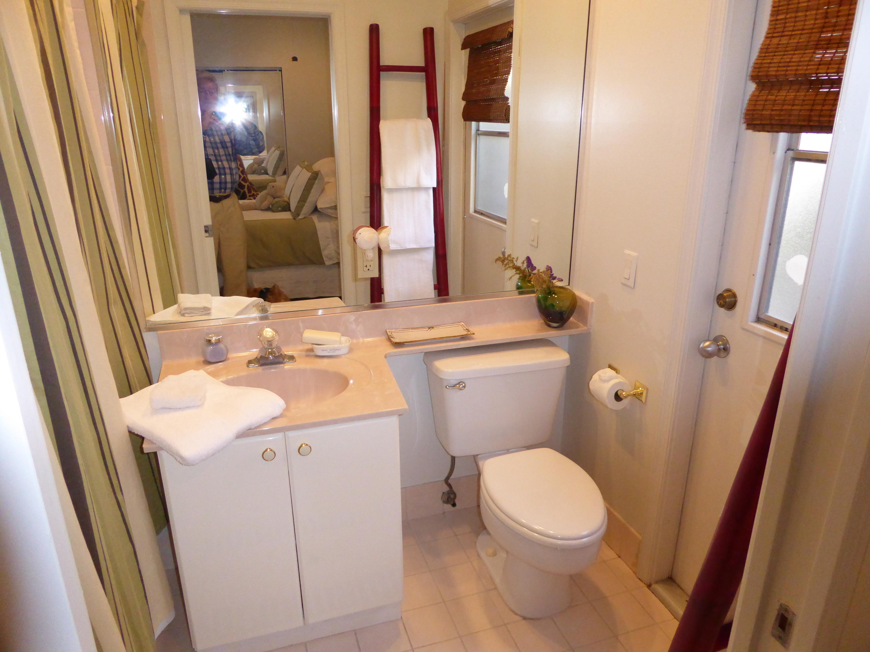 6383 Northwest 24th Street Boca Raton, FL 33434 - Photo 22 of 26 2nd Bedroom - On Suite Bathroom