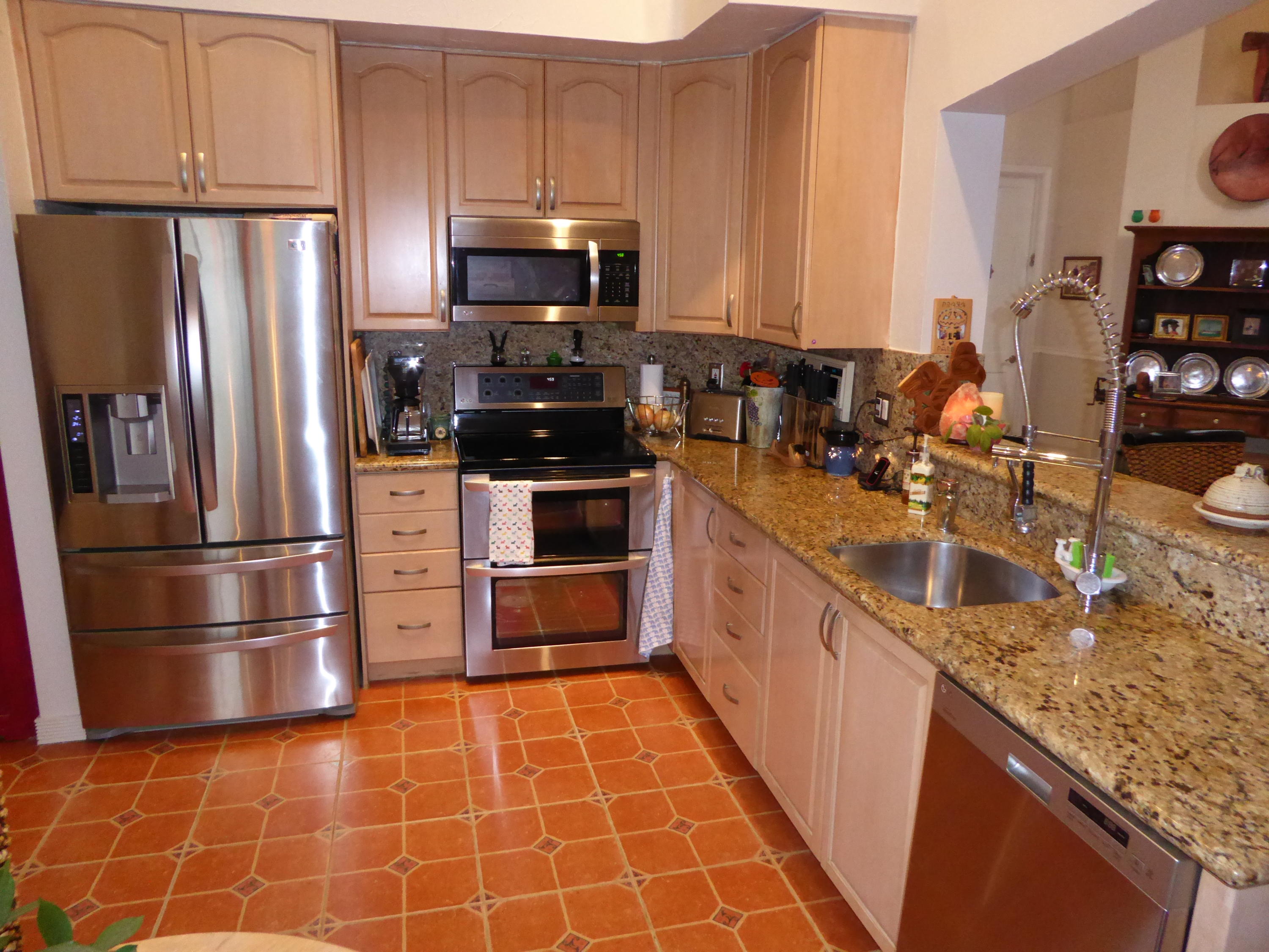 6383 Northwest 24th Street Boca Raton, FL 33434 - Photo 6 of 26 Designer Eat-In Kitchen