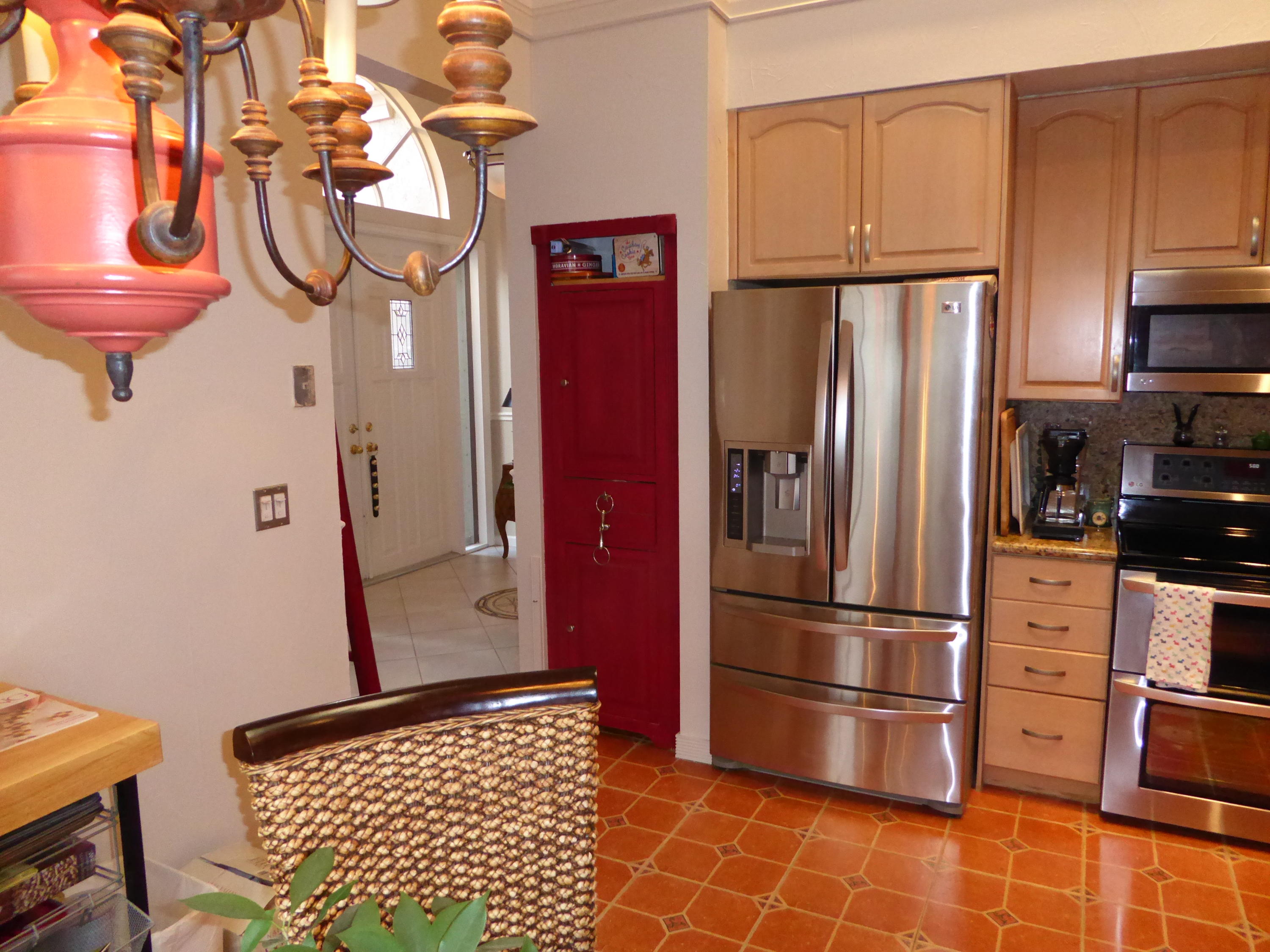 6383 Northwest 24th Street Boca Raton, FL 33434 - Photo 7 of 26 Designer Eat-In Kitchen