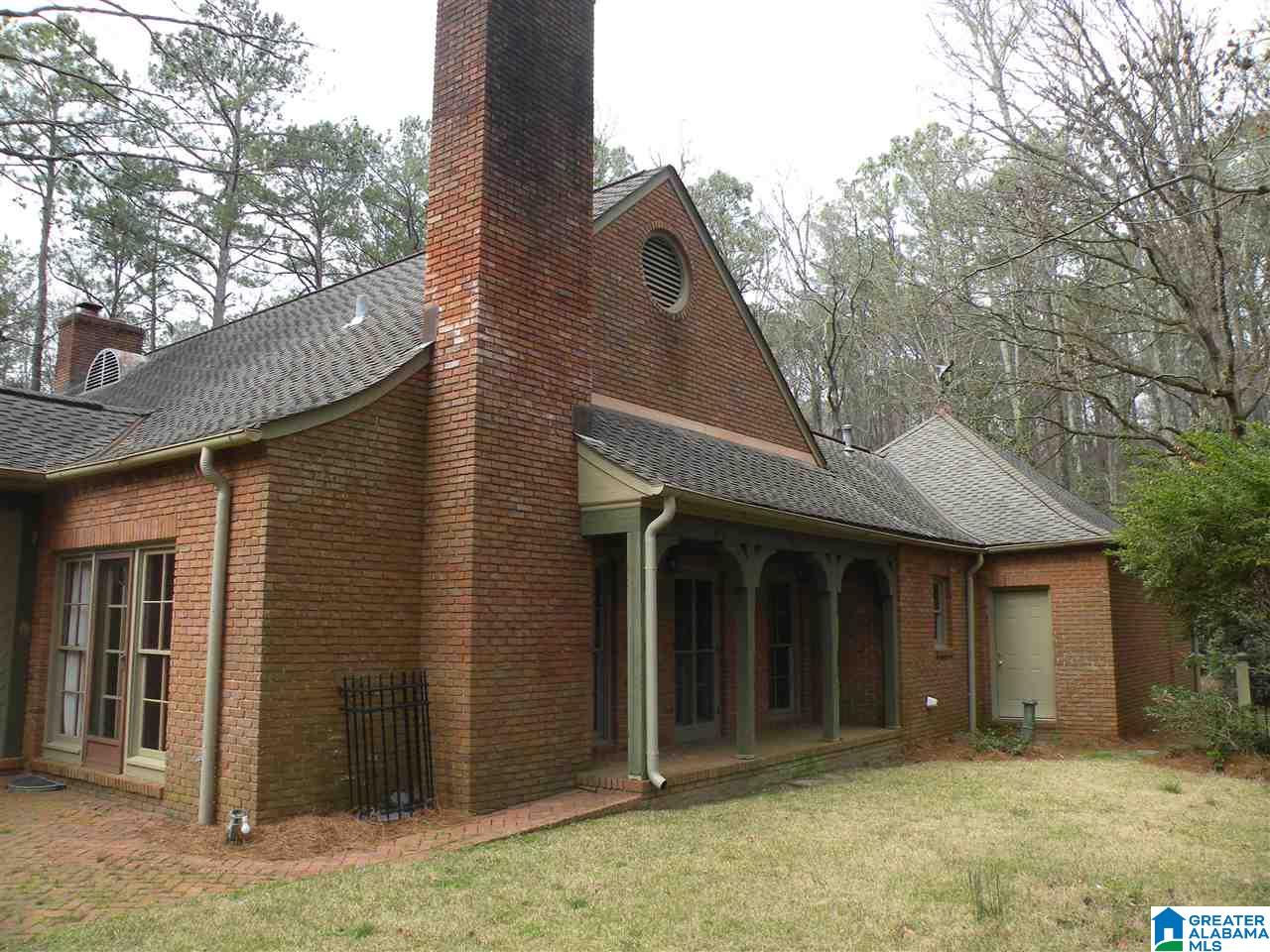 2423 Overhill Road Sylacauga, AL 35150 - Photo 4 of 38