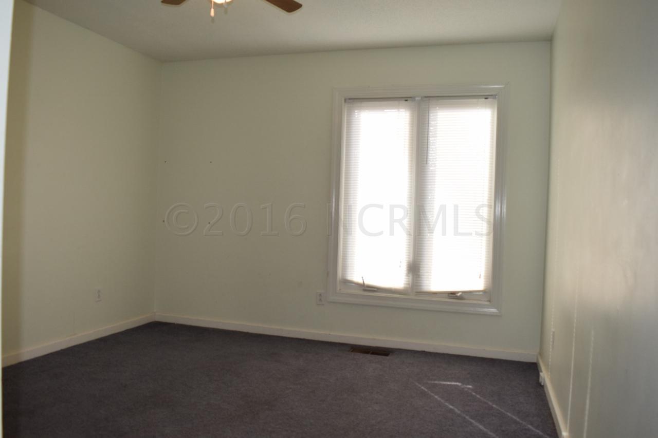 1998 Hoods Creek Road New Bern, NC 28562 - Photo 12 of 22 Guest Room 2