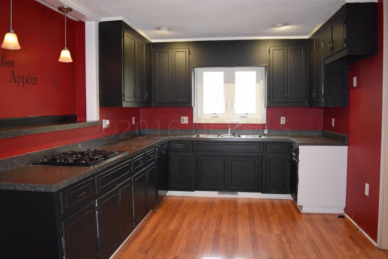 1998 Hoods Creek Road New Bern, NC 28562 - Photo 3 of 22 Large Kitchen Space