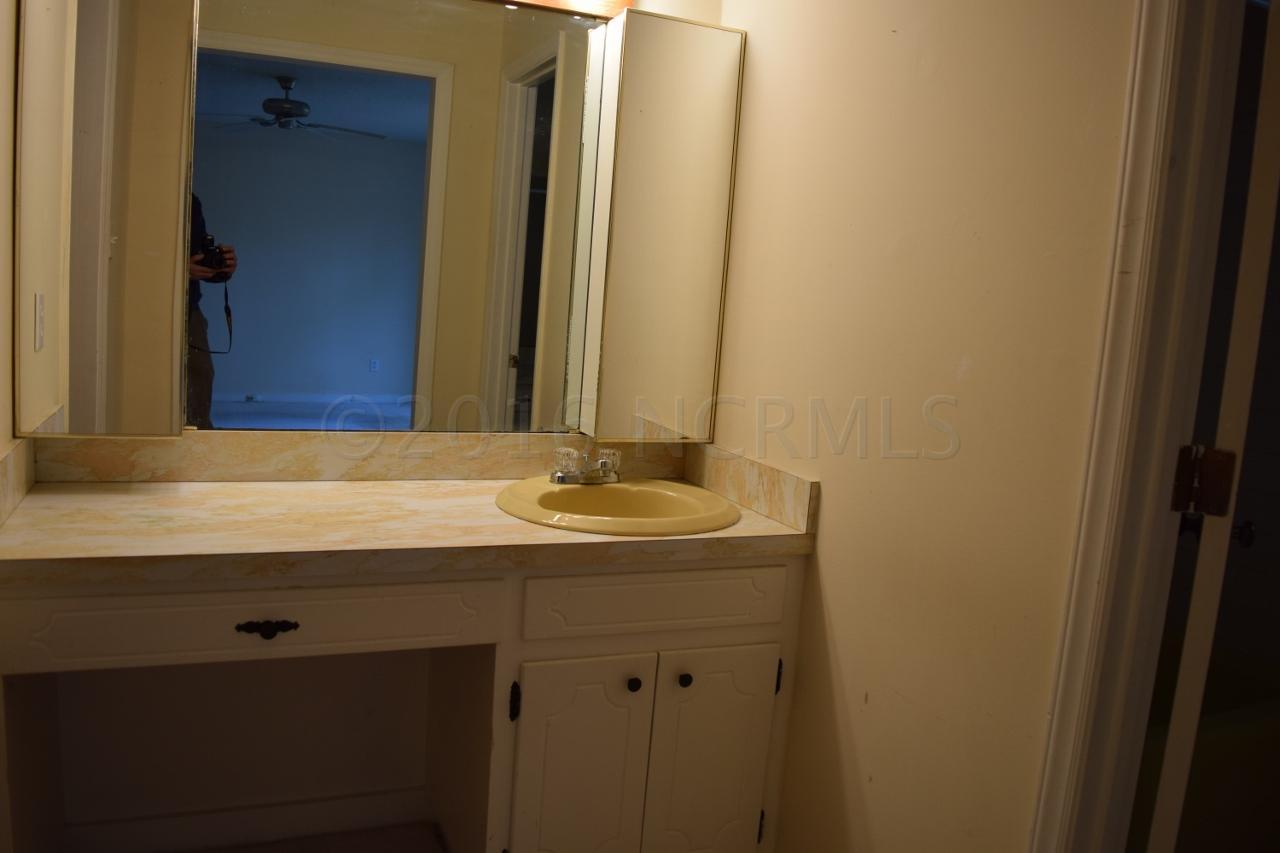 1998 Hoods Creek Road New Bern, NC 28562 - Photo 9 of 22 1 of 2 Vanities in Master