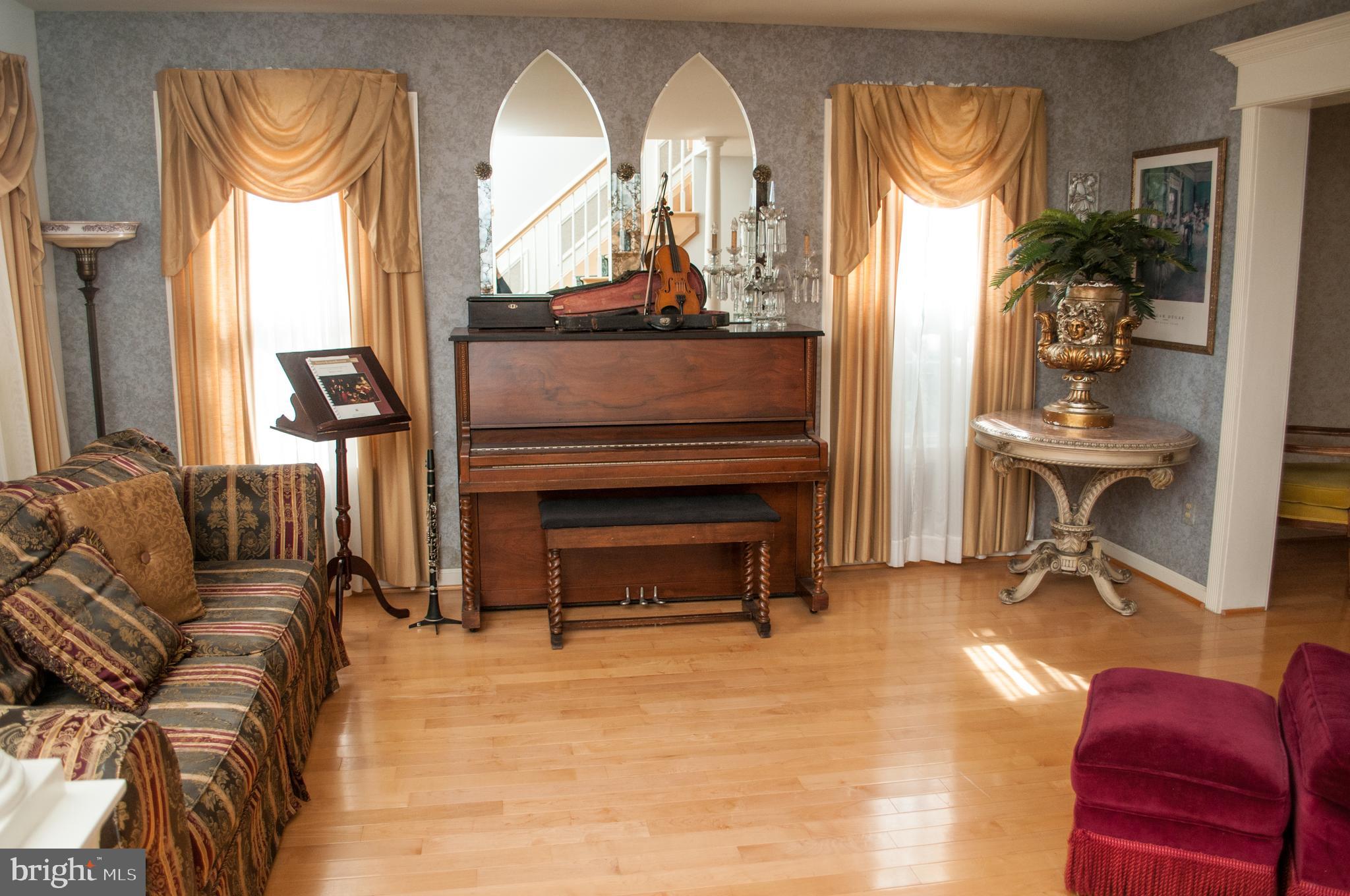 72 Steeplechase Drive Doylestown, PA 18901 - Photo 8 of 56